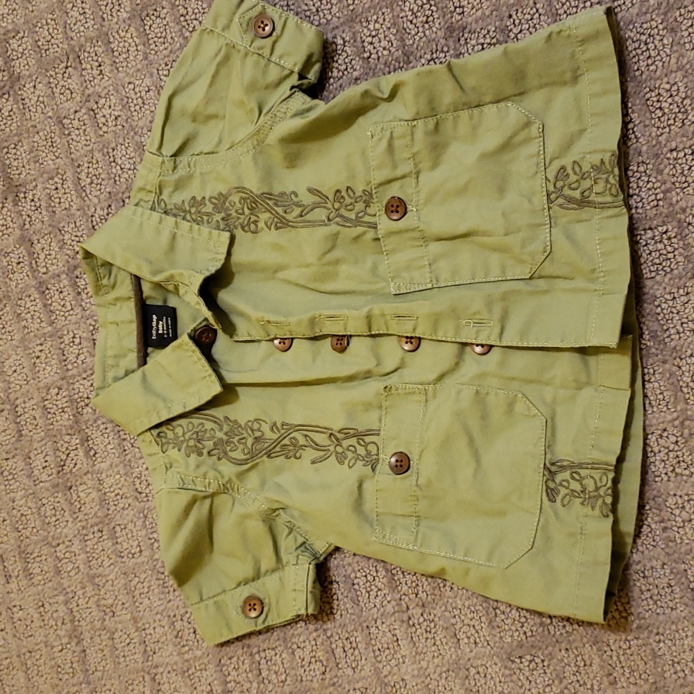 Baby Gap olive green short sleeve shirt